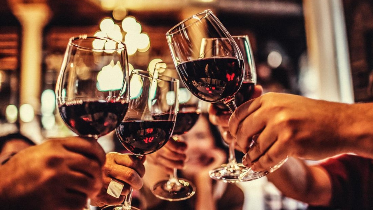 Bulk Wine Glasses: A Cost-Effective Solution for Bars and Wineries
